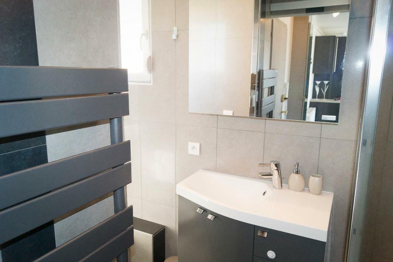 En Attique - Residence Le Ronsard ซิลิสตาต์ ภายนอก รูปภาพ